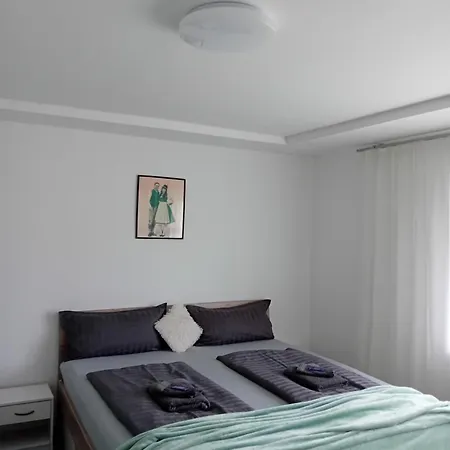 Apartment Ferienwohnung *